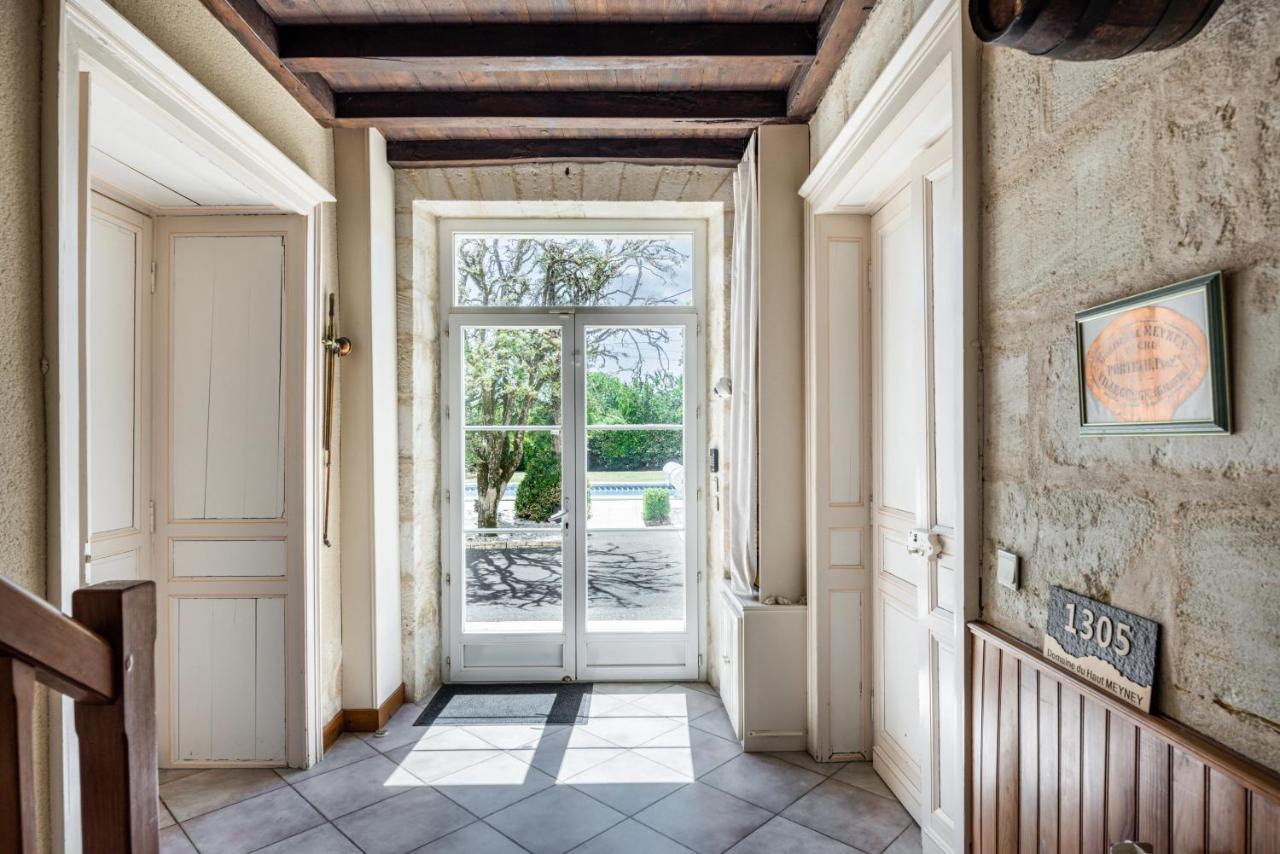 Domaine De Meyney Apartment Villegouge Exterior photo